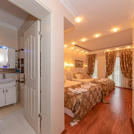 Charm Hotel 3*