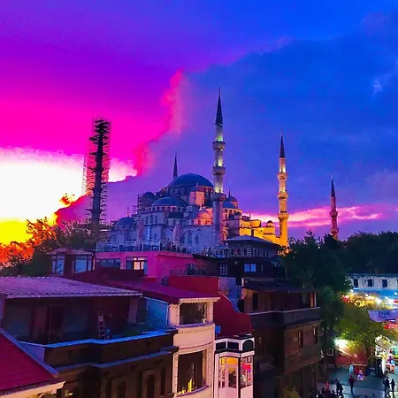 Charm איסטמבול