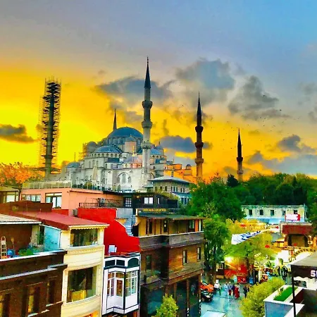 Charm איסטמבול