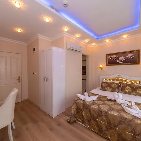 Charm Hotell 3*