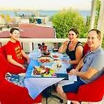 Ξενοδοχείο Charm 3*