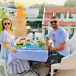 Ξενοδοχείο Charm 3*