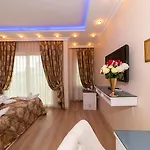 Ξενοδοχείο Charm 3*